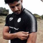 SS21_MEN_HEXAGON_TEE_SHORT_BLACK_WHITE