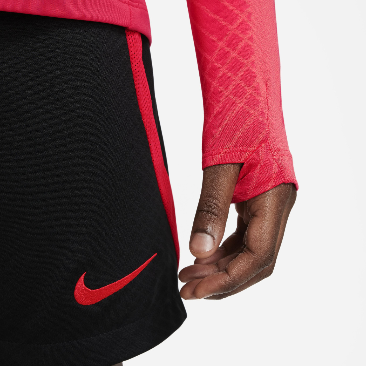 Kleding | Heren ≥ Liverpool Strike Trainingspak Junior 2022-2023 —  Sportkleding Heren Sportkleding Kleding writern.net
