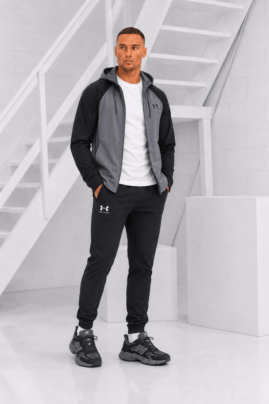 Under Armour Vibe Woven Trainingspak Heren Grijs/Zwart - Maat M - Kleur: ZwartGrijs | Soccerfanshop