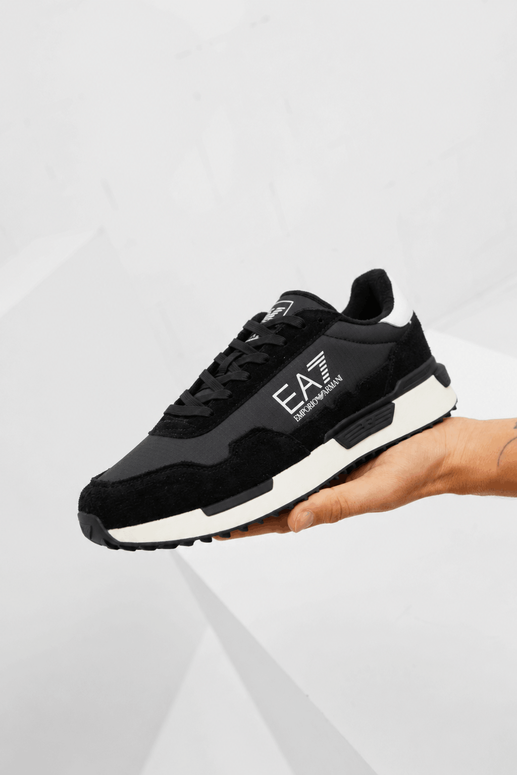 Emporio Armani EA7 7X000656 Sneakers Heren Zwart/Wit - Maat 44 - Kleur: WitZwart | Soccerfanshop