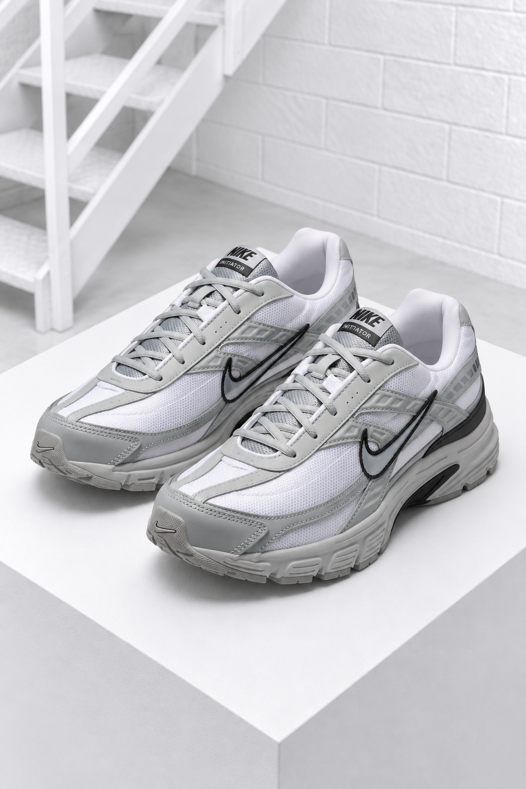 Nike Initiator Sneakers Heren Wit/Grijs - Maat 44.5 - Kleur: LichtgrijsWit | Soccerfanshop