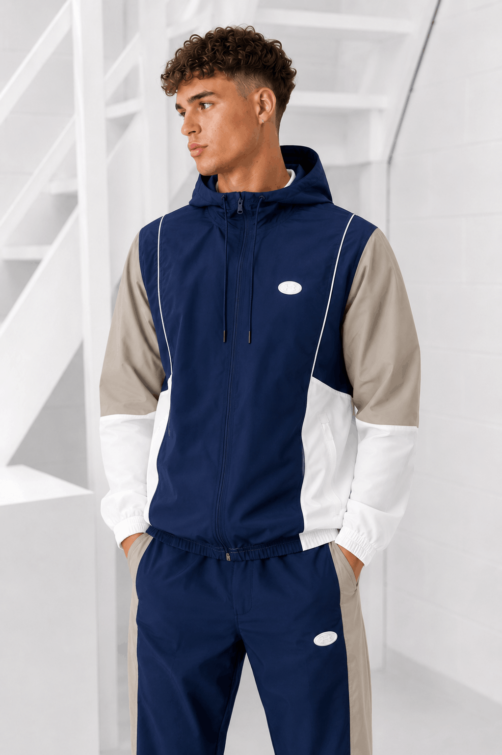 Under Armour Vibe Woven CB Trainingjacket Heren Donkerblauw/Wit - Maat L - Kleur: DonkerblauwWit | Soccerfanshop