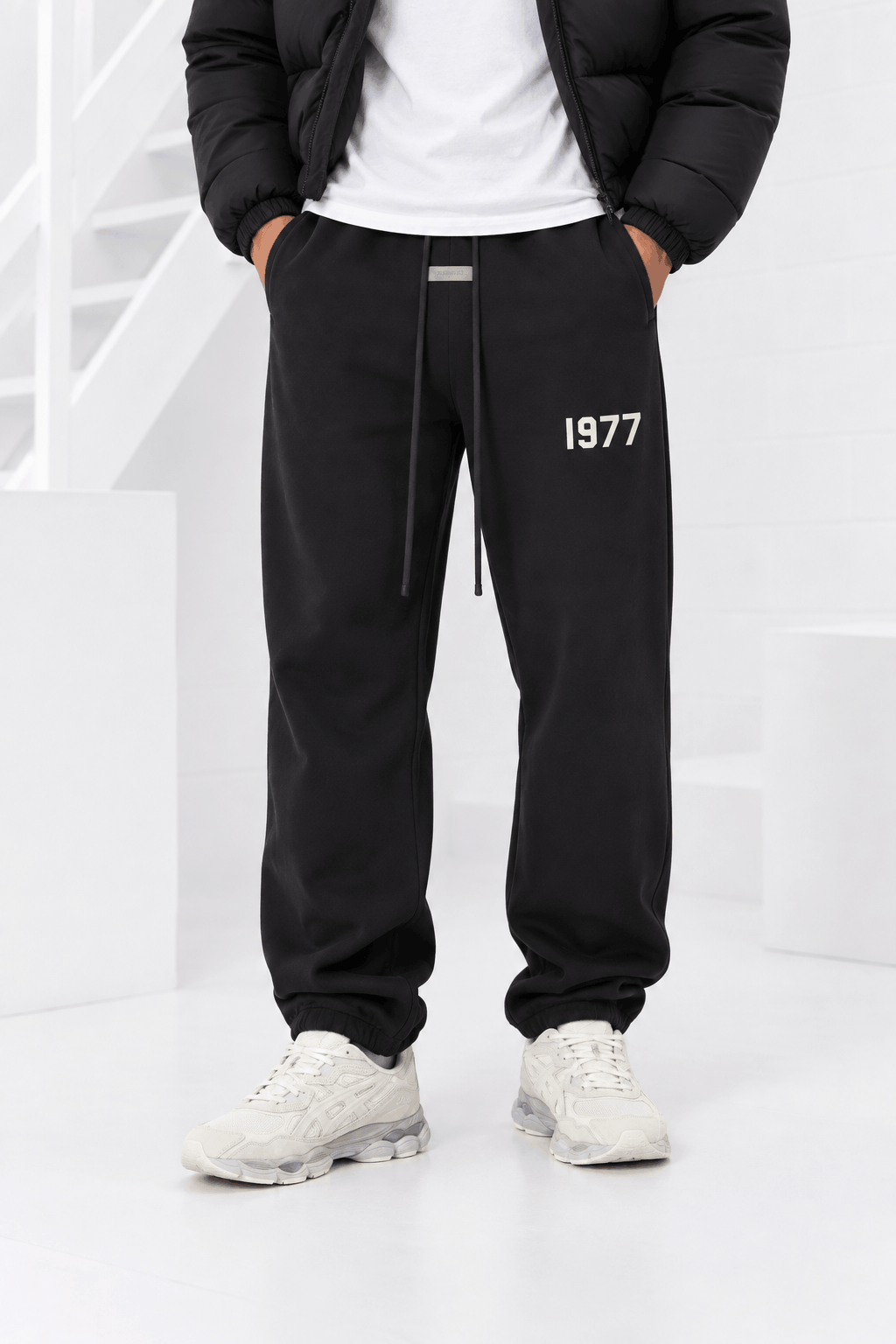 Fear Of God Essentials 1977 Sweatpants Heren Zwart - Maat M - Kleur: Gebroken WitZwart | Soccerfanshop