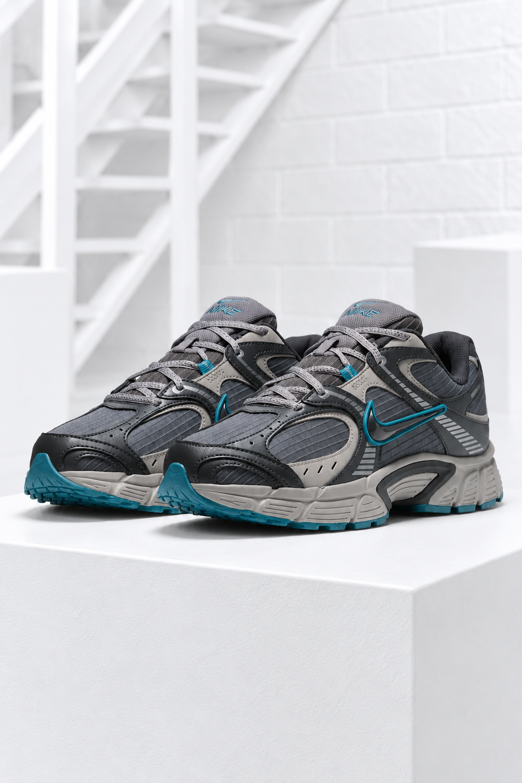 Nike v5 RNR Sneakers Heren Zwart/Blauw - Maat 44 - Kleur: ZwartBlauwGrijs | Soccerfanshop
